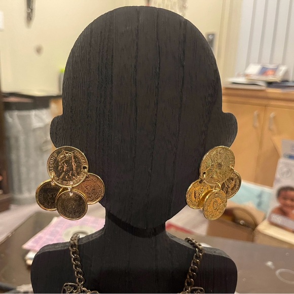 Earrings Lively Dangling Coins Posts Gold Tone, No Backs - Picture 2 of 5